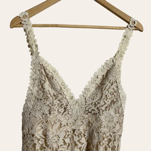 Masala Beige Floral Lace Plunge V-Neck Sleeveless A-Line Dress Size M - Picture 2 of 11